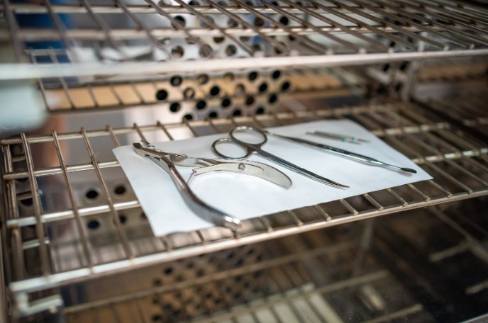 как выбрать первый стерилизатор для маникюра